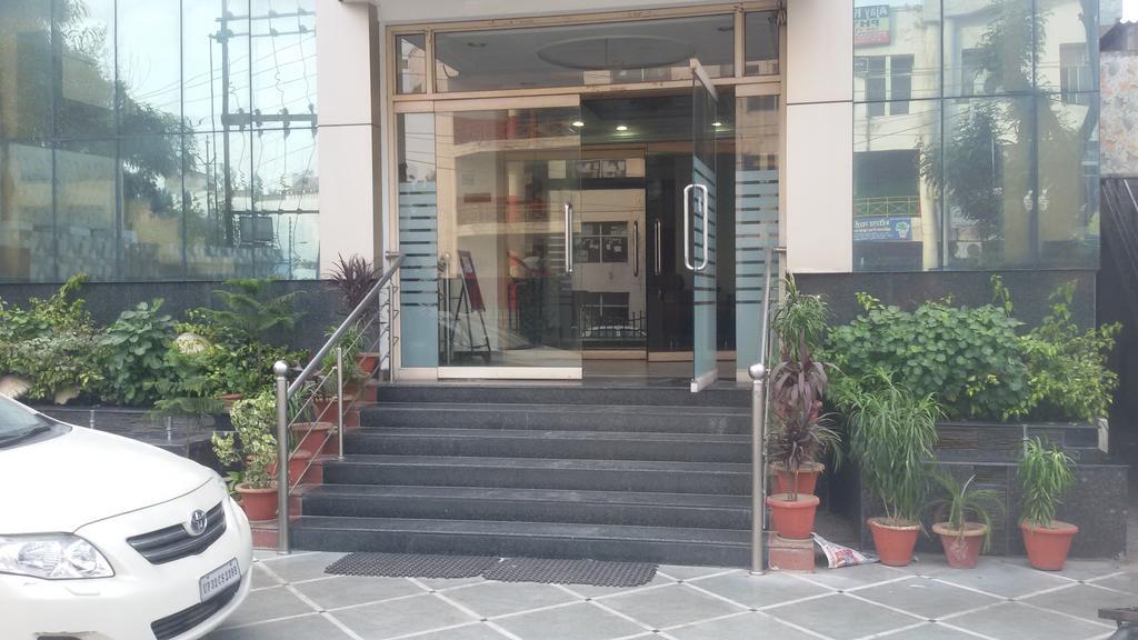 Hotel Sunrise Inn Lucknow Dış mekan fotoğraf
