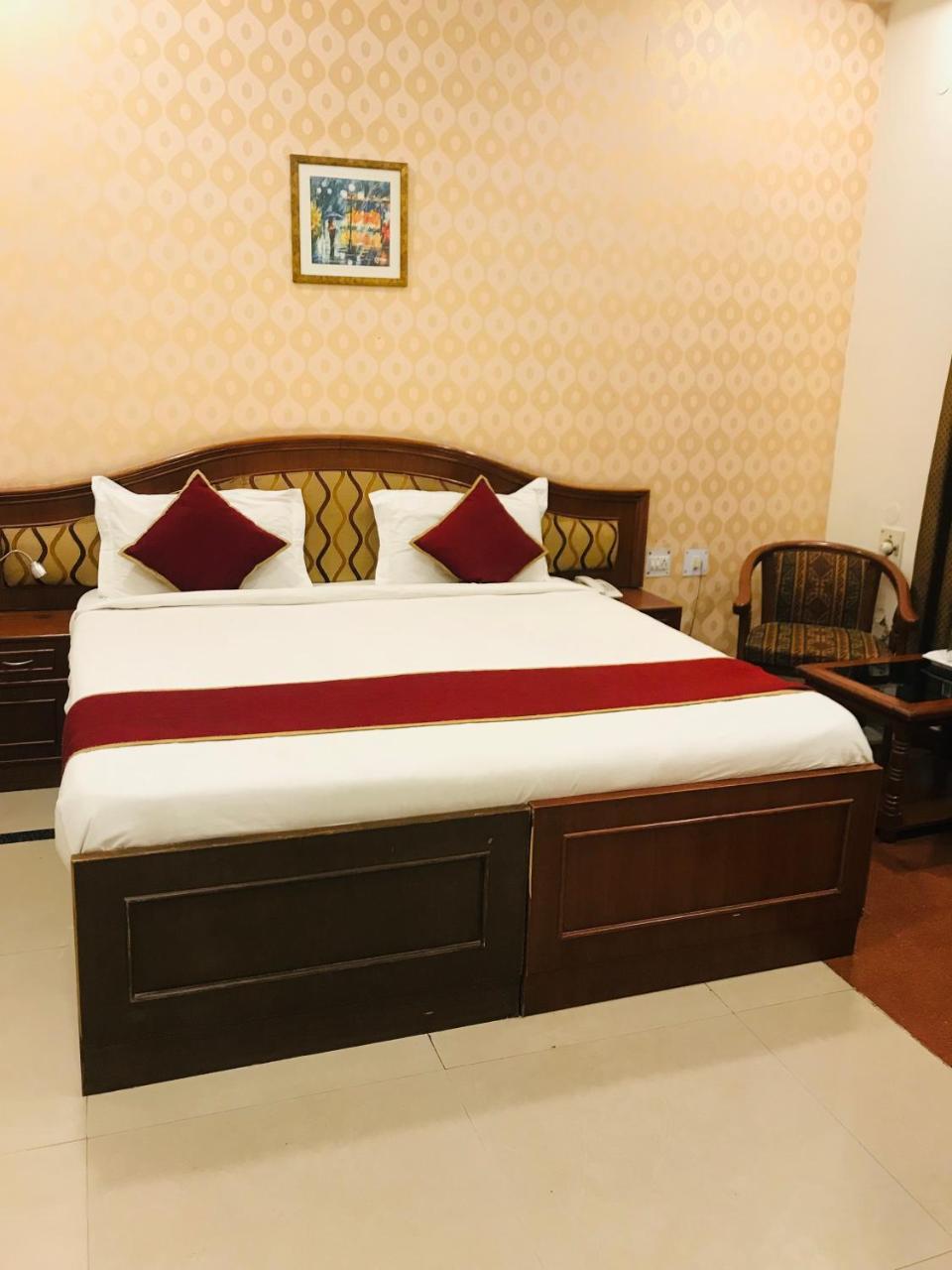 Hotel Sunrise Inn Lucknow Dış mekan fotoğraf