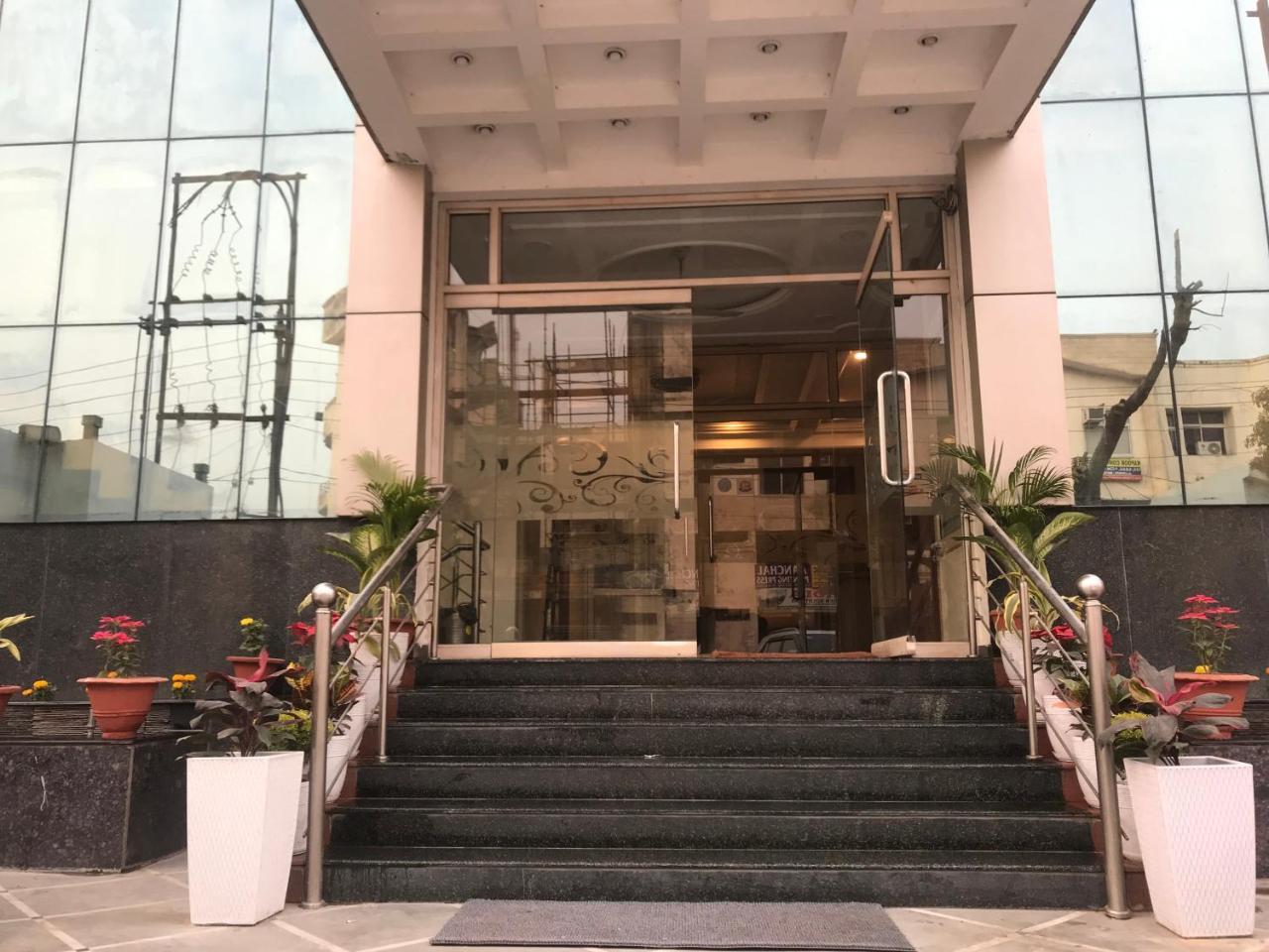 Hotel Sunrise Inn Lucknow Dış mekan fotoğraf